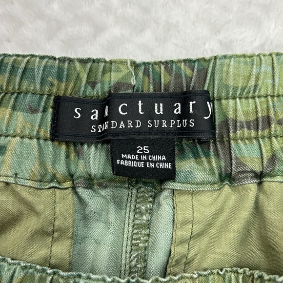 Sanctuary Camo Print Trailblazer Shorts Size 25 - Picture 16 of 17